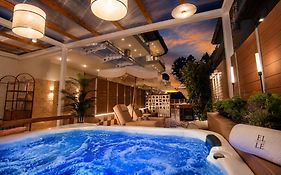 Elle Rooms & Suites